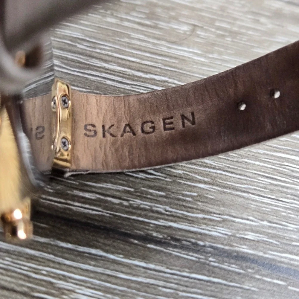 Skagen Gitte SKW2291 Rose Gold Tone White Dial Leather Band Women's Watch Tested